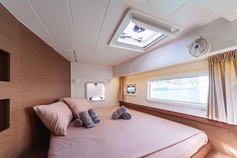 Book yachts online - catamaran - Lagoon 42 - Frangy (New 2021) - rent