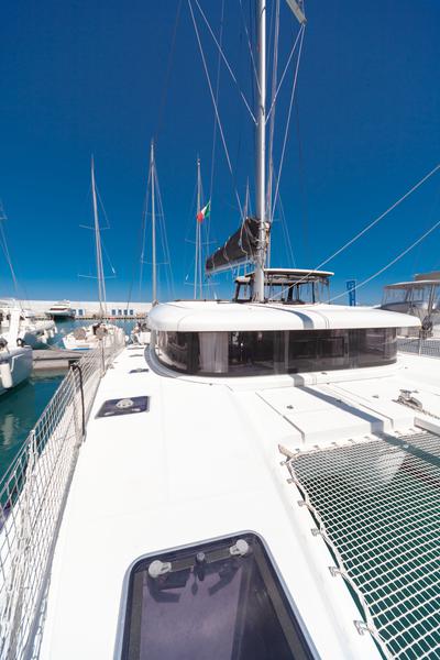 Book yachts online - catamaran - Lagoon 42 - Frangy (New 2021) - rent