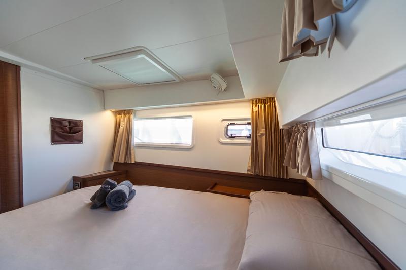 Book yachts online - catamaran - Lagoon 42 - Frangy (New 2021) - rent