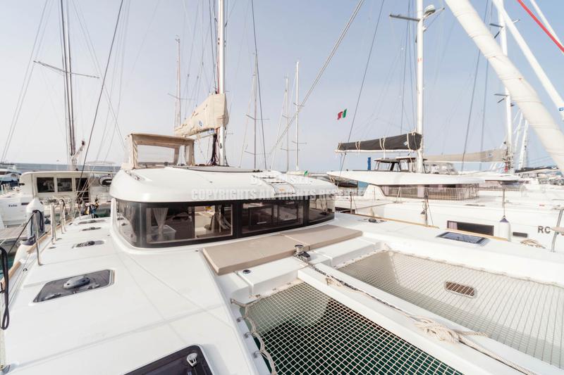 Book yachts online - catamaran - Lagoon 40 (2022) - Altea - CA101 - - rent