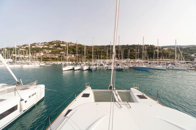 Book yachts online - catamaran - Lagoon 40 (2022) - Altea - CA101 - - rent
