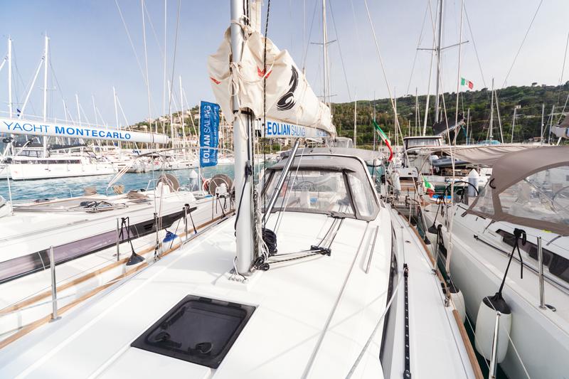 Book yachts online - sailboat - Oceanis 38.1 - Dollie - rent