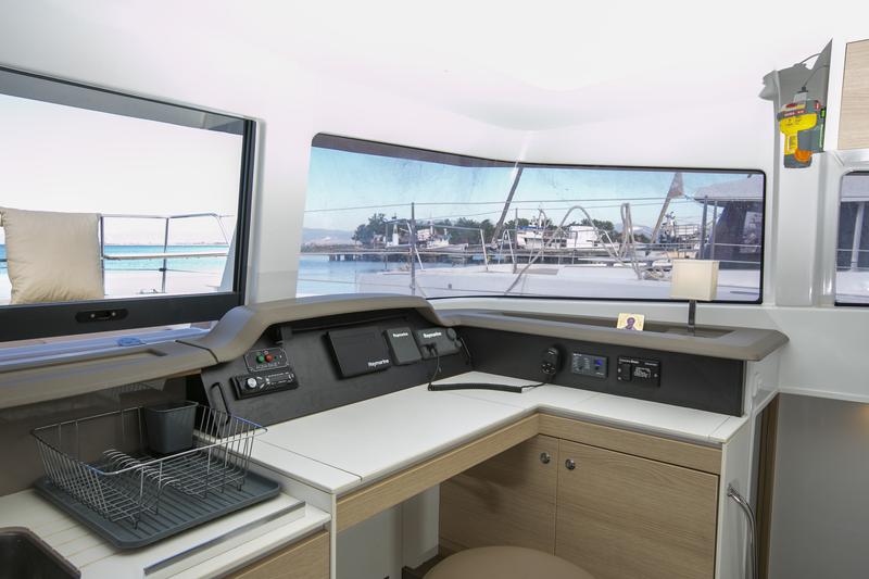 Book yachts online - catamaran - Bali 4.1 - North Cat II / A/C, WM, Generator, solar panels &amp; electric WC - rent