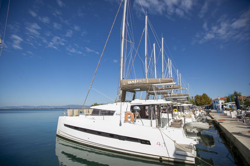 Book yachts online - catamaran - Bali 4.1 - North Cat II / A/C, WM, Generator, solar panels &amp; electric WC - rent