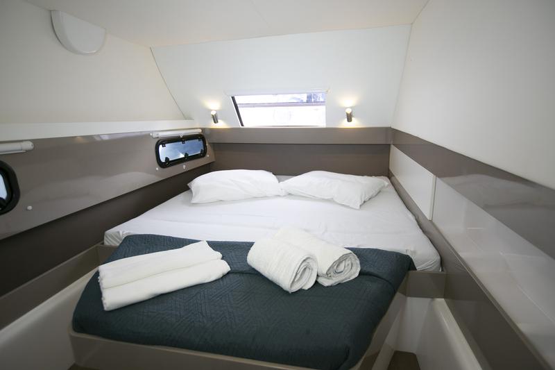 Book yachts online - catamaran - Bali 4.1 - North Cat II / A/C, WM, Generator, solar panels &amp; electric WC - rent