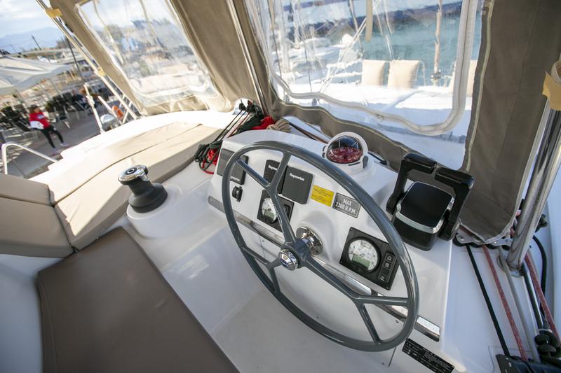 Book yachts online - catamaran - Bali 4.1 - North Cat II / A/C, WM, Generator, solar panels &amp; electric WC - rent