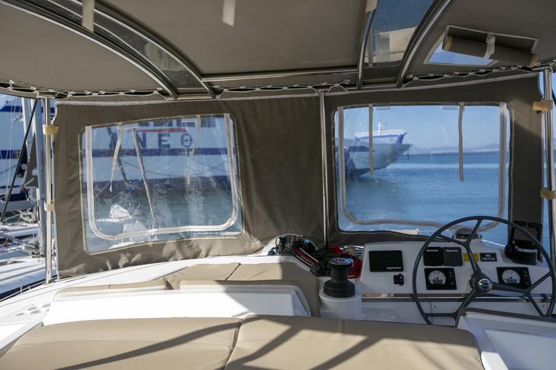 Book yachts online - catamaran - Bali 4.1 - North Cat II / A/C, WM, Generator, solar panels &amp; electric WC - rent