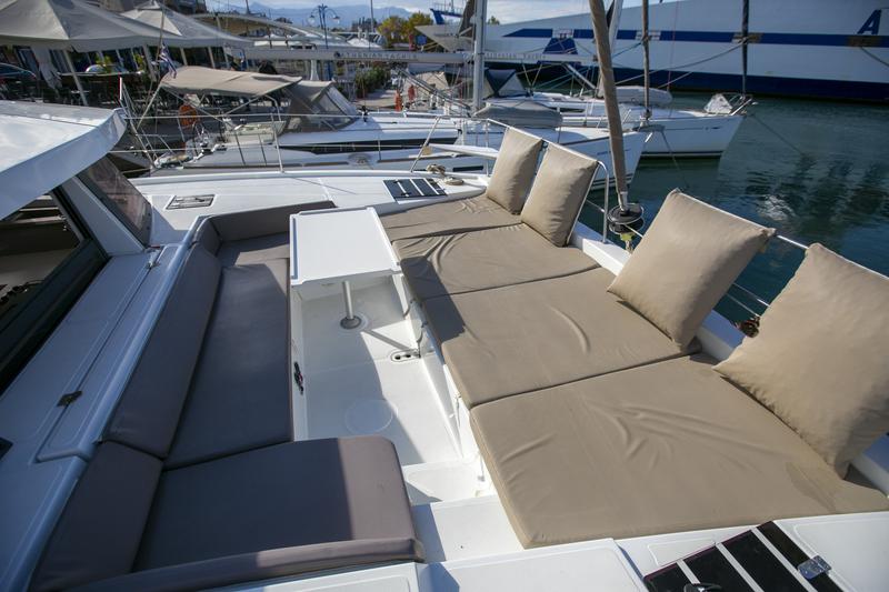 Book yachts online - catamaran - Bali 4.1 - North Cat II / A/C, WM, Generator, solar panels &amp; electric WC - rent