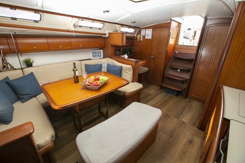 Book yachts online - sailboat - Bavaria 44 - Calypso - rent