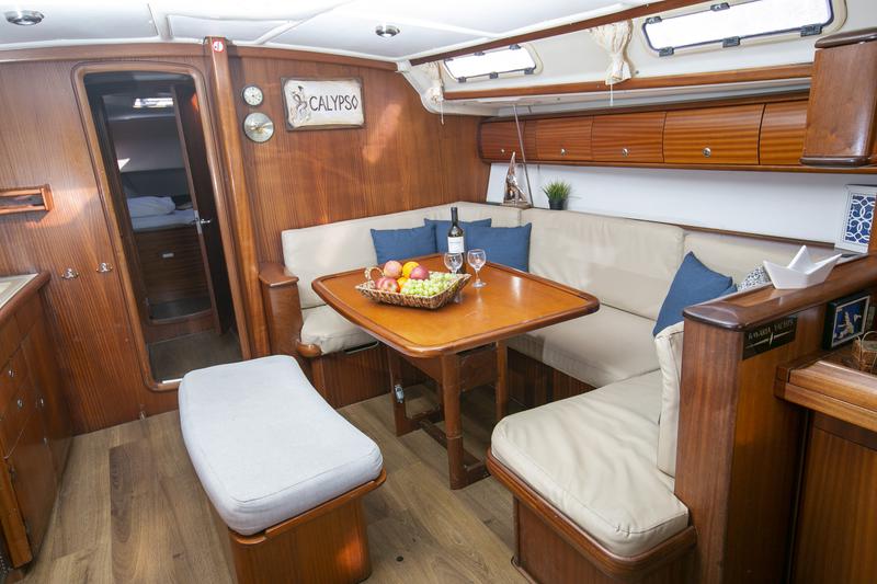 Book yachts online - sailboat - Bavaria 44 - Calypso - rent