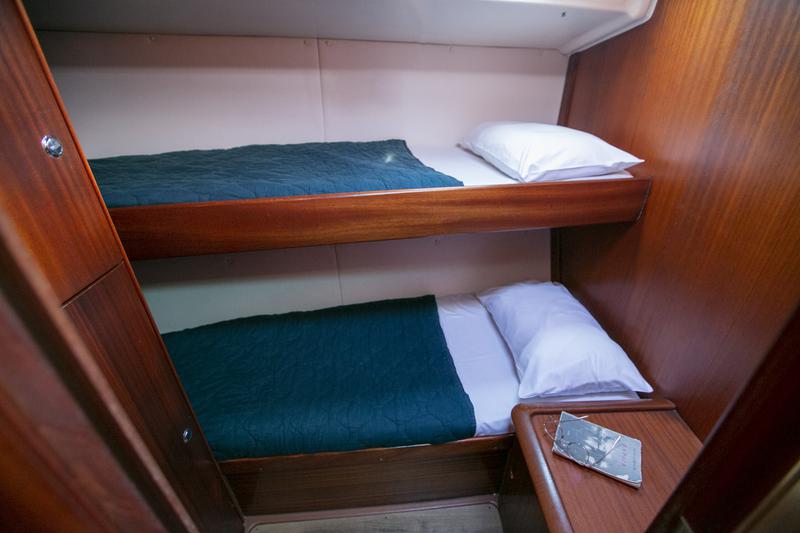 Book yachts online - sailboat - Bavaria 44 - Calypso - rent