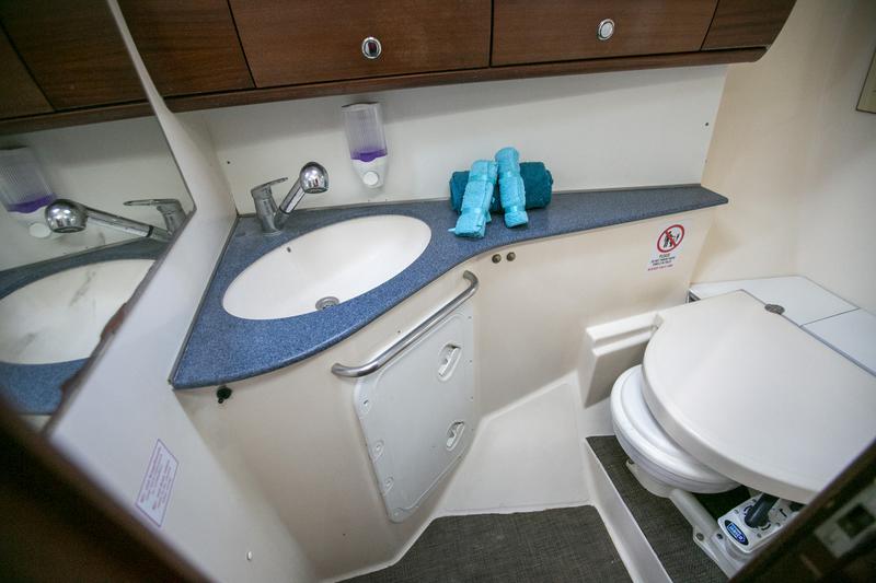 Book yachts online - sailboat - Bavaria 44 - Calypso - rent