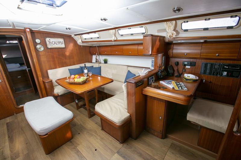 Book yachts online - sailboat - Bavaria 44 - Calypso - rent