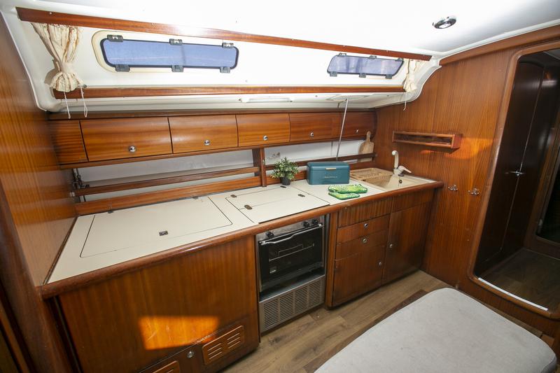 Book yachts online - sailboat - Bavaria 44 - Calypso - rent