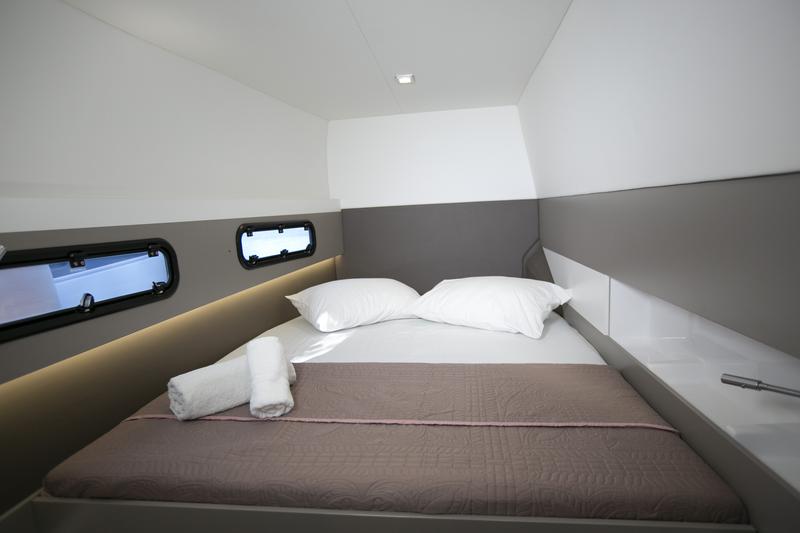 Book yachts online - catamaran - Bali 4.3 - Eleni / A/C, WM, generator, solar panels &amp; electric WC - rent