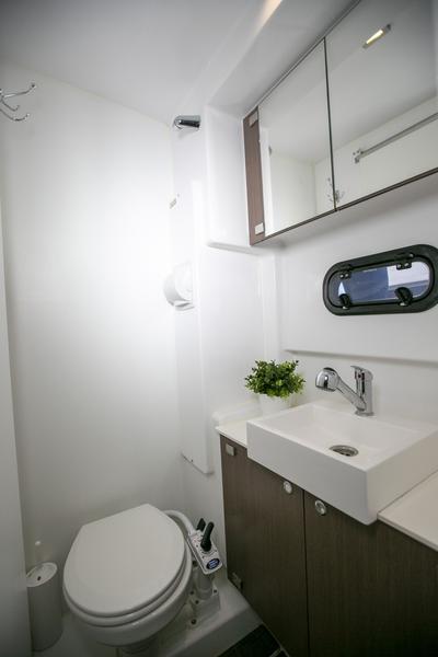 Book yachts online - catamaran - Bali 4.3 - Eleni / A/C, WM, generator, solar panels &amp; electric WC - rent