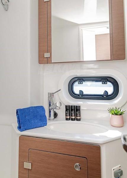 Book yachts online - catamaran - Bali 4.2 - Kos 42.6 / Model 2022! With AC, WM, generator, solar panels, hydraulic gangway &amp; electric WC - rent