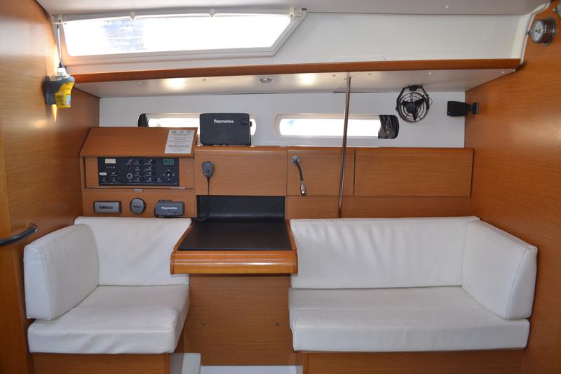 Book yachts online - sailboat - Sun Odyssey 439 - Triada / bow-thruster, solar panels, electric WC - rent