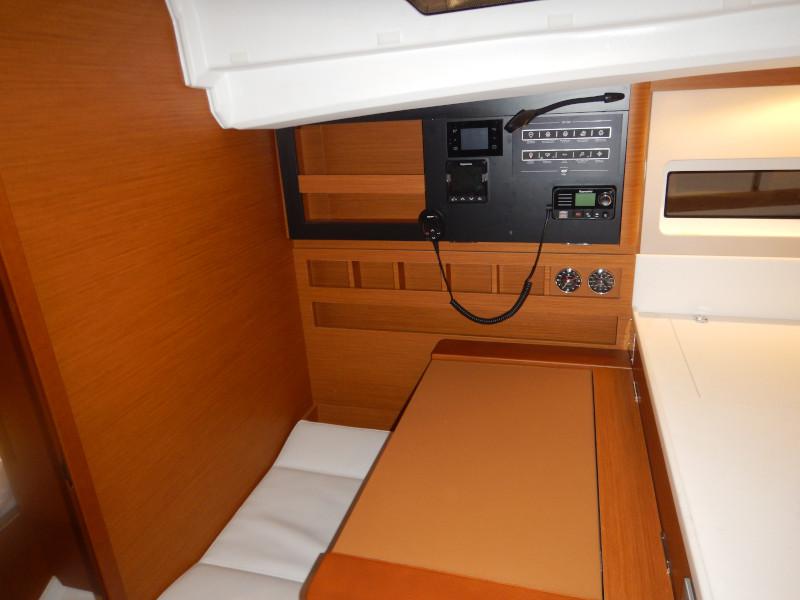 Book yachts online - sailboat - Sun Odyssey 440 - Rebelezza - rent