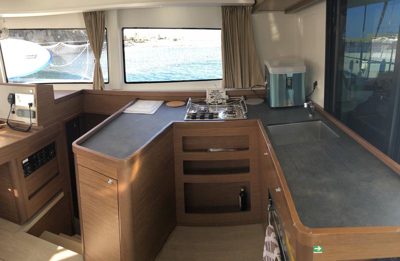 Book yachts online - catamaran - Lagoon 42 - Alchemy - rent