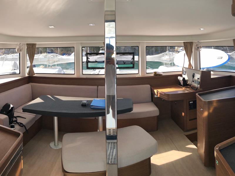 Book yachts online - catamaran - Lagoon 42 - Alchemy - rent