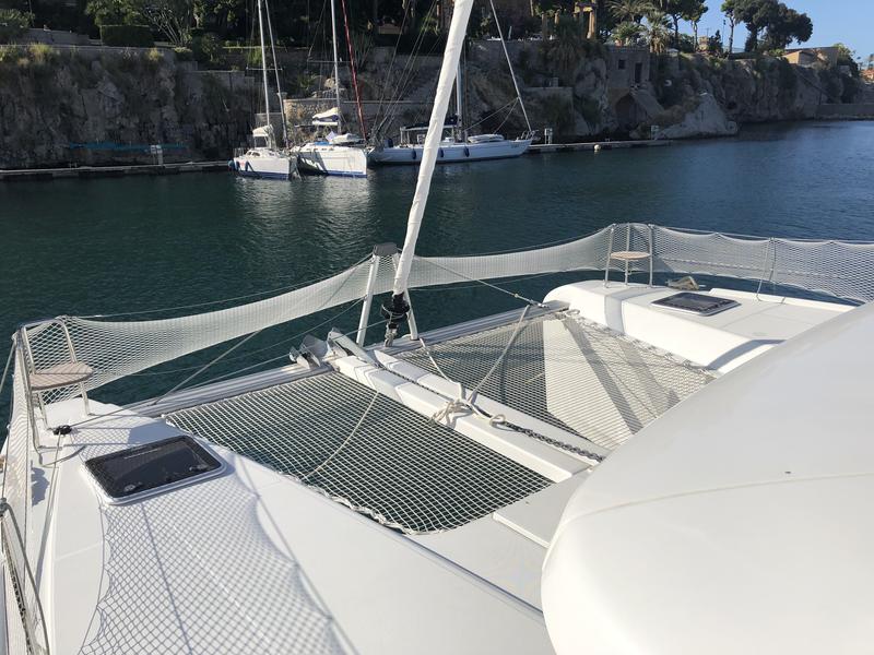 Book yachts online - catamaran - Lagoon 42 - Alchemy - rent