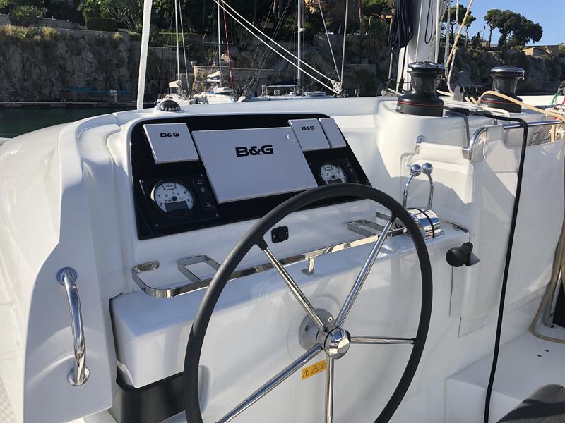 Book yachts online - catamaran - Lagoon 42 - Alchemy - rent