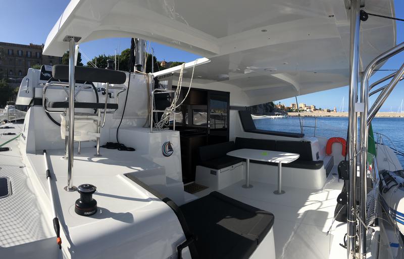 Book yachts online - catamaran - Lagoon 42 - Alchemy - rent