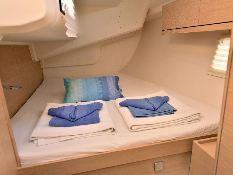 Book yachts online - sailboat - Hanse 418 - FANGIO - rent