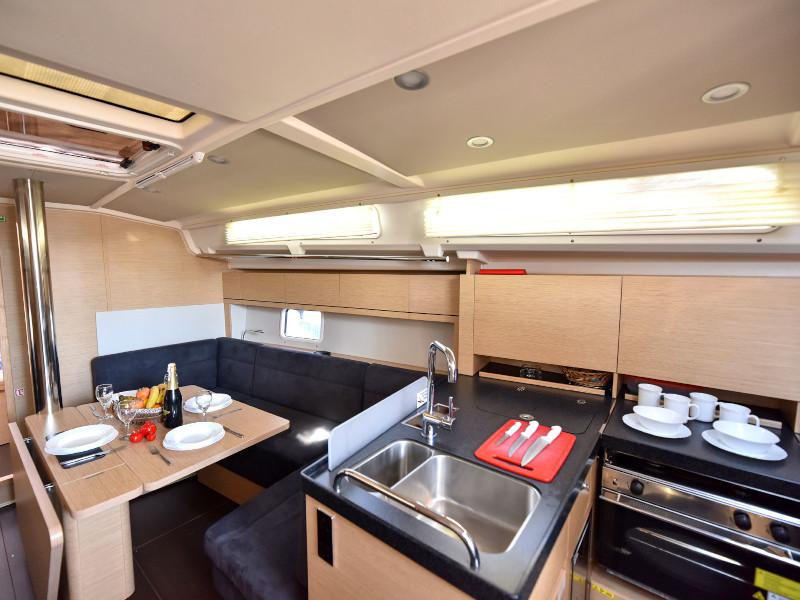 Book yachts online - sailboat - Hanse 418 - FANGIO - rent