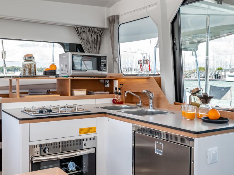 Book yachts online - catamaran - Excess 11 - PANCO - rent