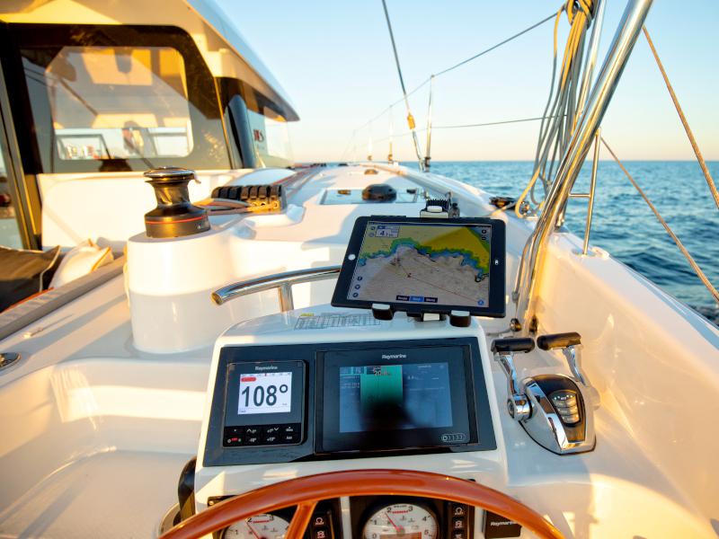 Book yachts online - catamaran - Excess 11 - PANCO - rent