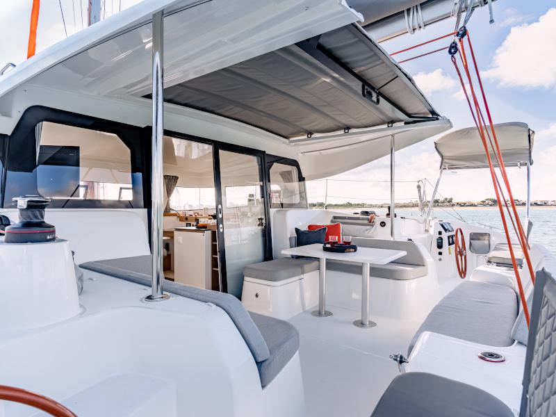 Book yachts online - catamaran - Excess 11 - PANCO - rent