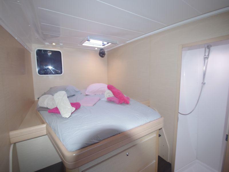 Book yachts online - catamaran - Lagoon 421 - Marimar - rent