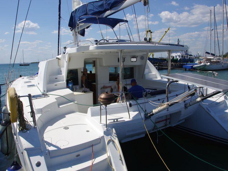 Book yachts online - catamaran - Lagoon 440 - Victoria - rent