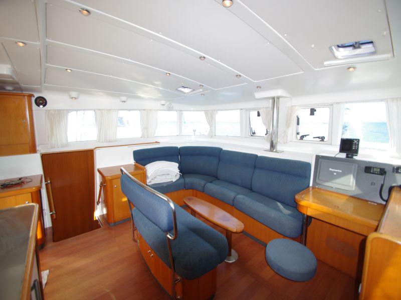 Book yachts online - catamaran - Lagoon 440 - Victoria - rent