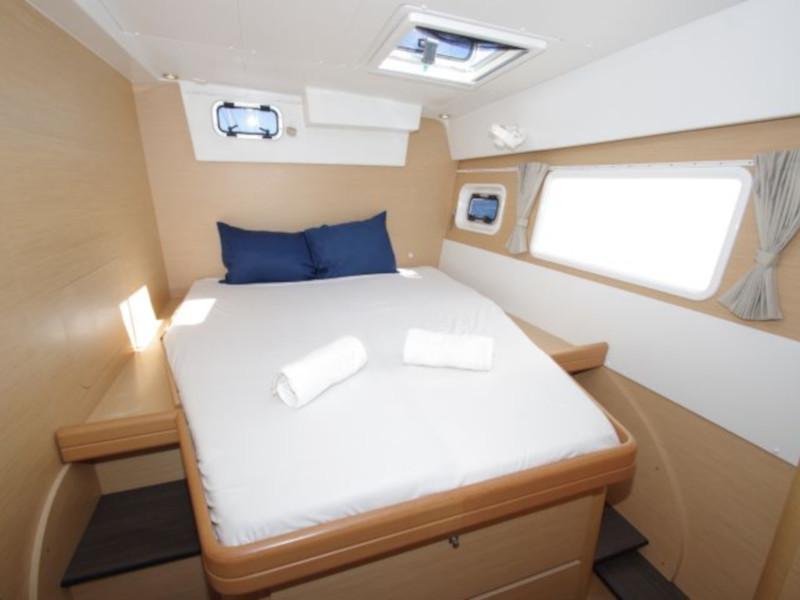 Book yachts online - catamaran - Lagoon 421 - Estrella - rent
