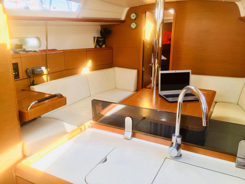 Book yachts online - sailboat - Sun Odyssey 379 - ARGO - rent