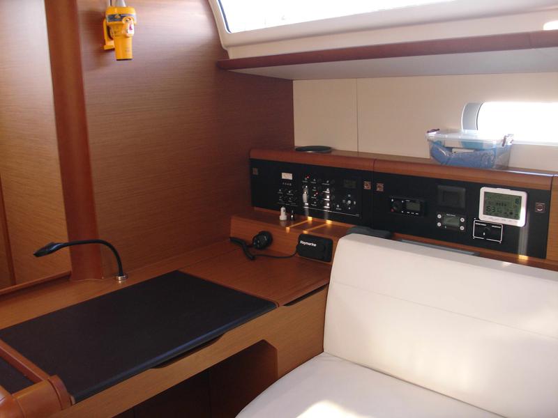 Book yachts online - sailboat - Sun Odyssey 519 - Ataraxia - rent