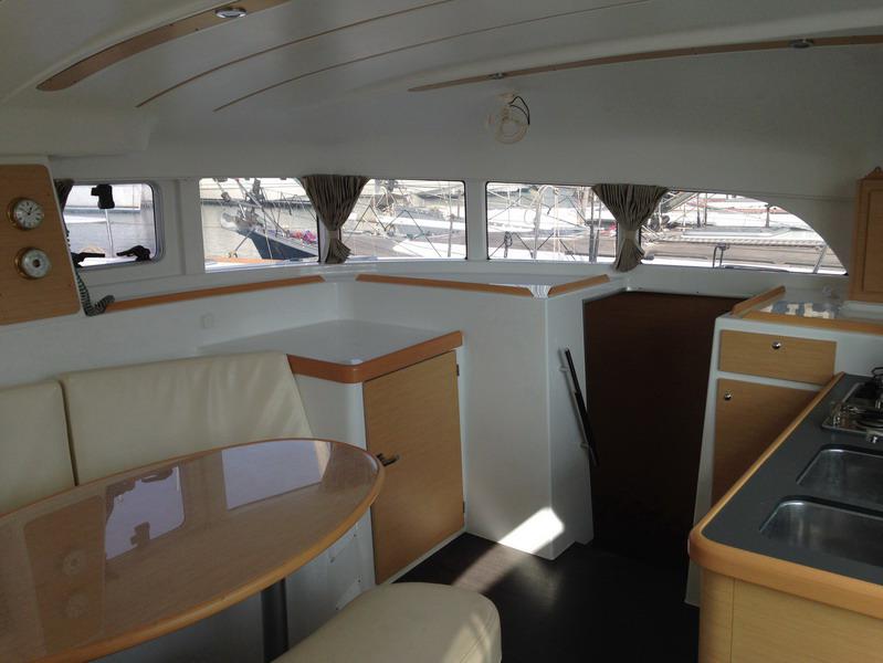 Book yachts online - catamaran - Lagoon 380 - Thalassaki - rent