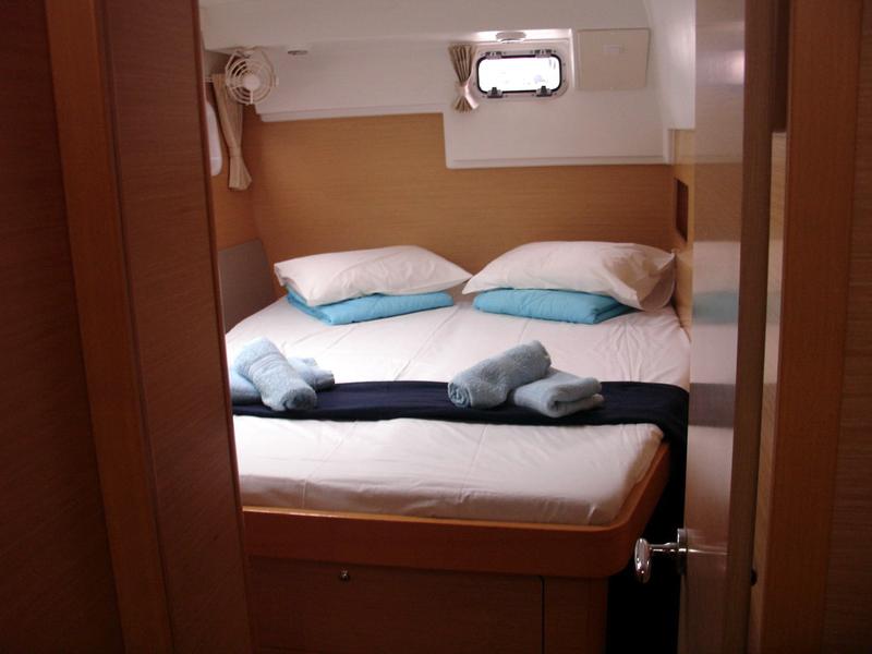 Book yachts online - catamaran - Lagoon 400 - Aurora - rent