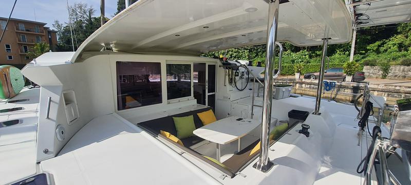 Book yachts online - catamaran - Lagoon 421 - Chirouble - rent