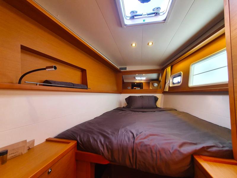 Book yachts online - catamaran - Lagoon 450  Fly - For Sail - rent