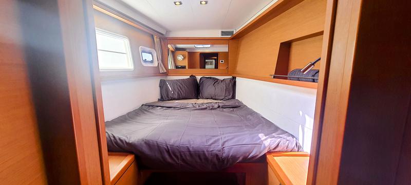 Book yachts online - catamaran - Lagoon 450  Fly - For Sail - rent