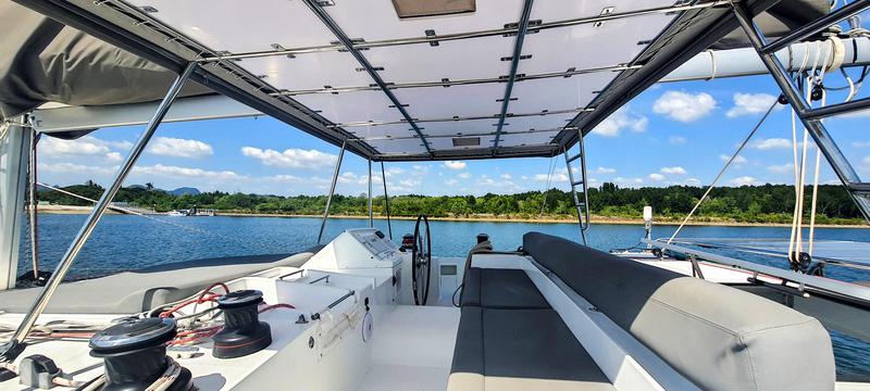 Book yachts online - catamaran - Lagoon 450  Fly - For Sail - rent