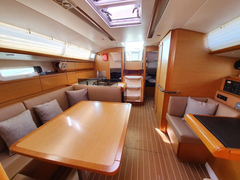 Book yachts online - sailboat - Jeanneau Sun Odyssey 409 - T-Punch - rent