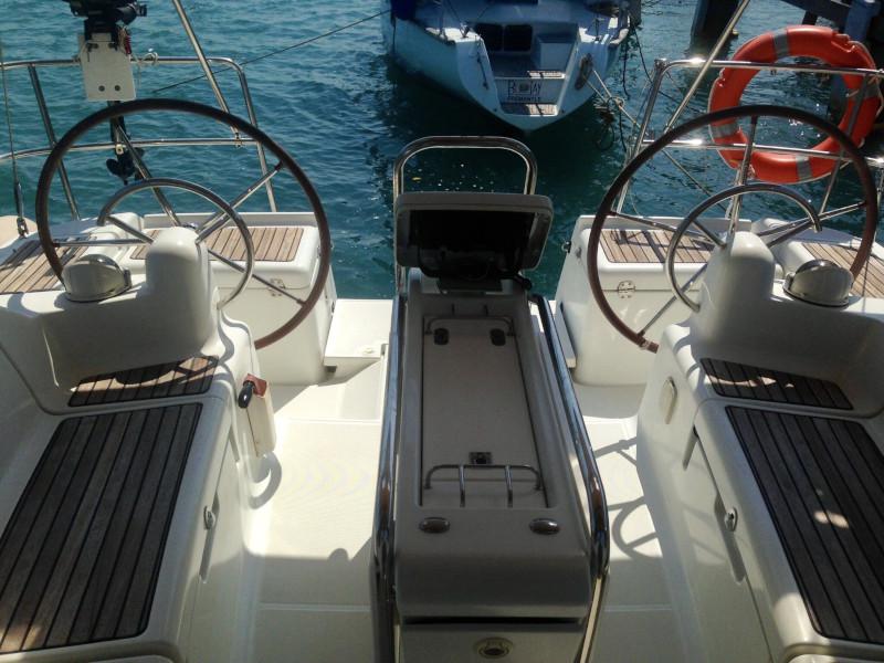 Book yachts online - sailboat - Jeanneau Sun Odyssey 409 - T-Punch - rent