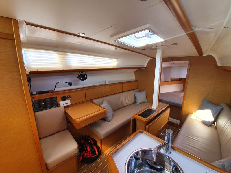 Book yachts online - sailboat - Sun Odyssey 33i - Aqua - rent