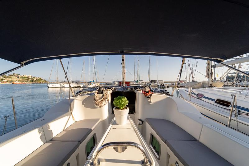 Book yachts online - sailboat - Sun Odyssey 42 i - Mesogeios - rent