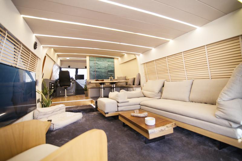 Book yachts online - motorboat - Maiora Renaissance 66/70ft - Dini - rent